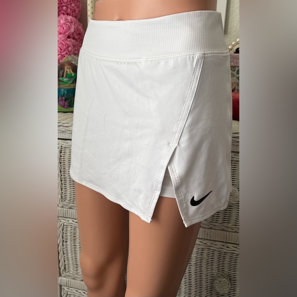Nike Dri-Fit Tennis Skort Slim Fit in White color Size Small - Picture 4 of 6